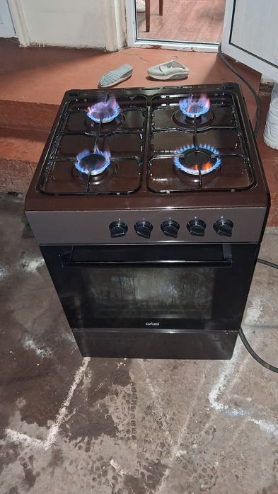 Срочно продаётся газ плита идеальном состоянии Ге