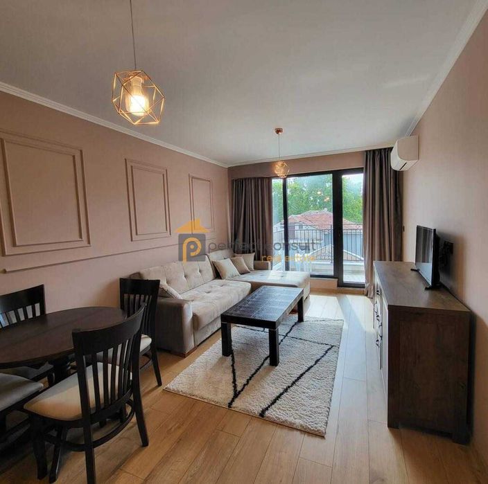 Двустаен апартамент в Центъра - паркомясто включено в цената