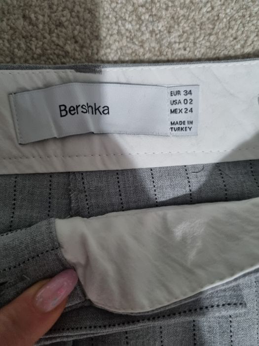 Pantaloni Bershka (mar.34/XS)