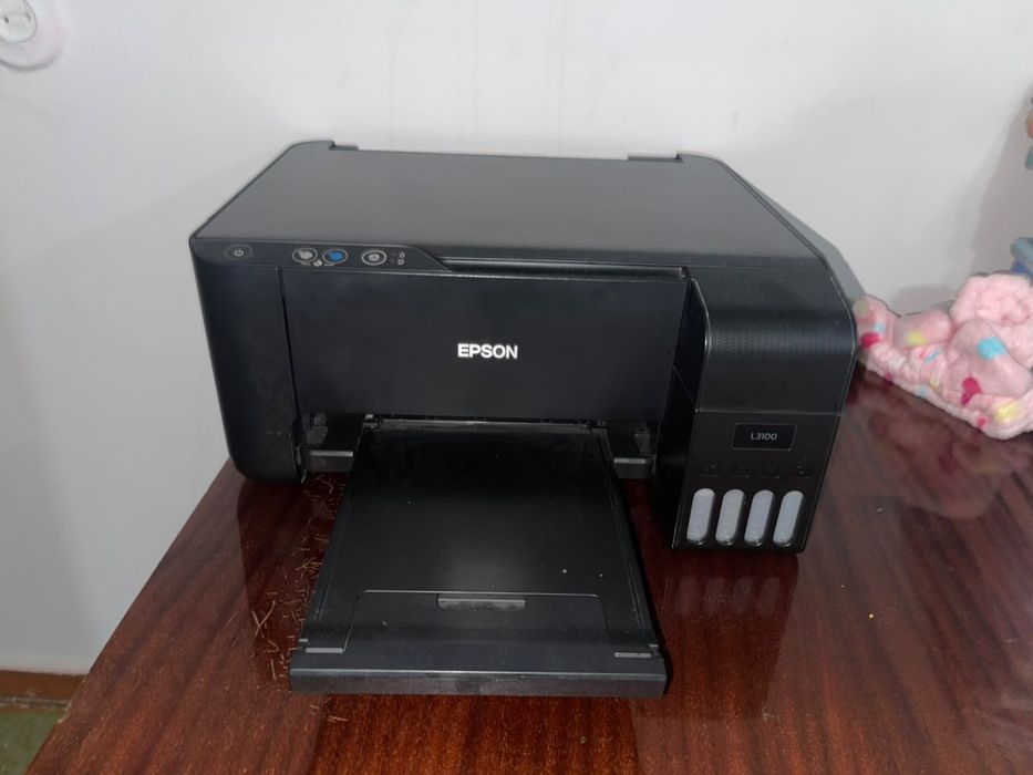 Цветной принтер EPSON с функцией ксерокопировария.
