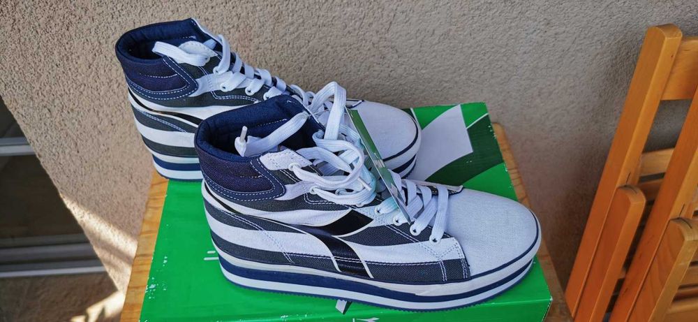 Оригинални маркови дамски сникърси / кецове DIADORA - 38 номер