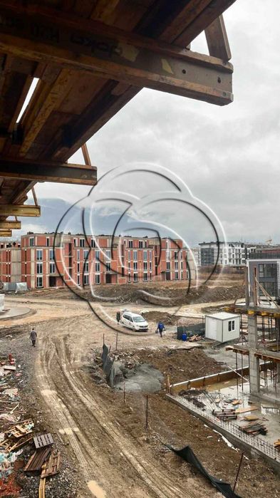 Двустаен апартамент с гараж до университет