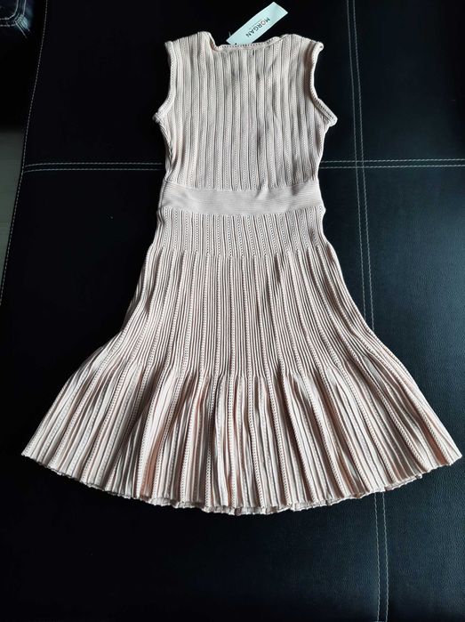 Нова рокля на MORGAN