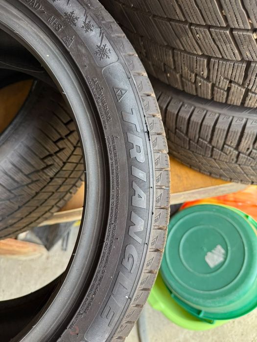 Продам шины размер 245/45R18