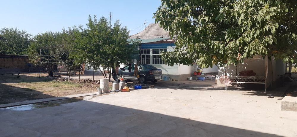 Бостонлик туманида уи сотилади.