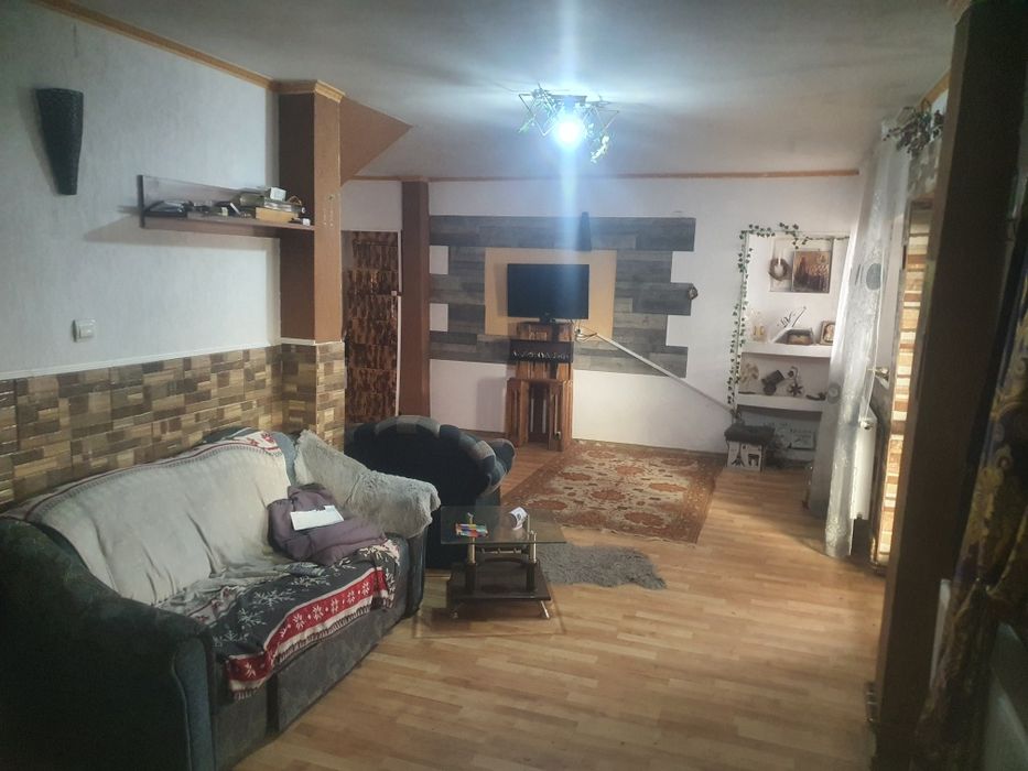 Închiriez Casă/Spațiu comercial  integral sau anumite spatii