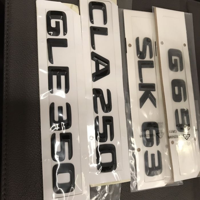 Emblema Mercedes Negru