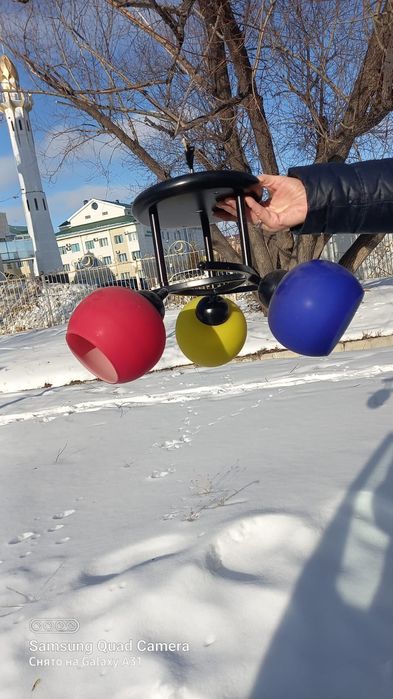 Люстра трёхрожковая