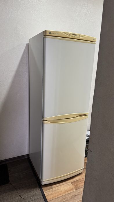 Холодильник б/у белый