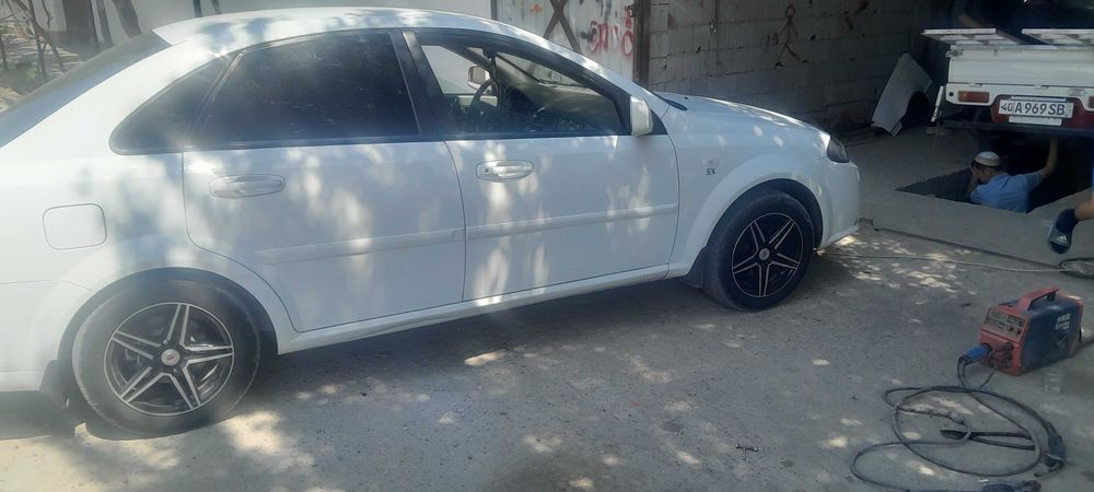 Gentra va lasettiga tushadi