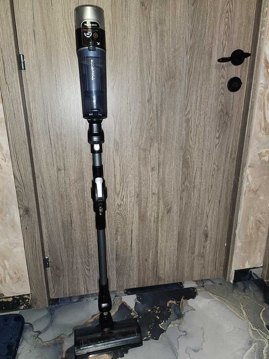 Вертикална прахосмукачка