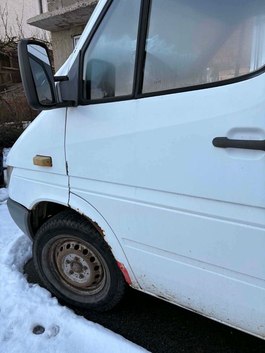 Продавам микробус