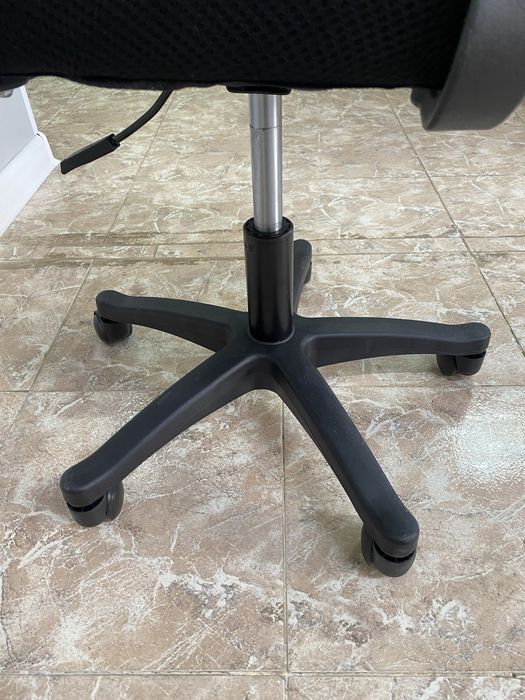 Продам офисное кресло