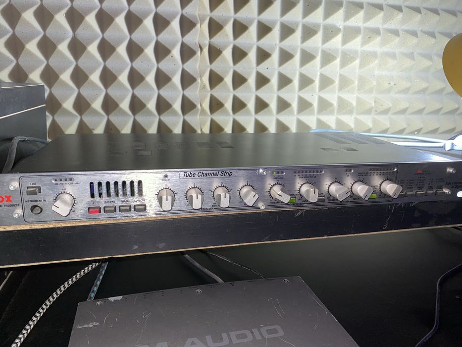 Dbx 376 микрофонный предуселитель