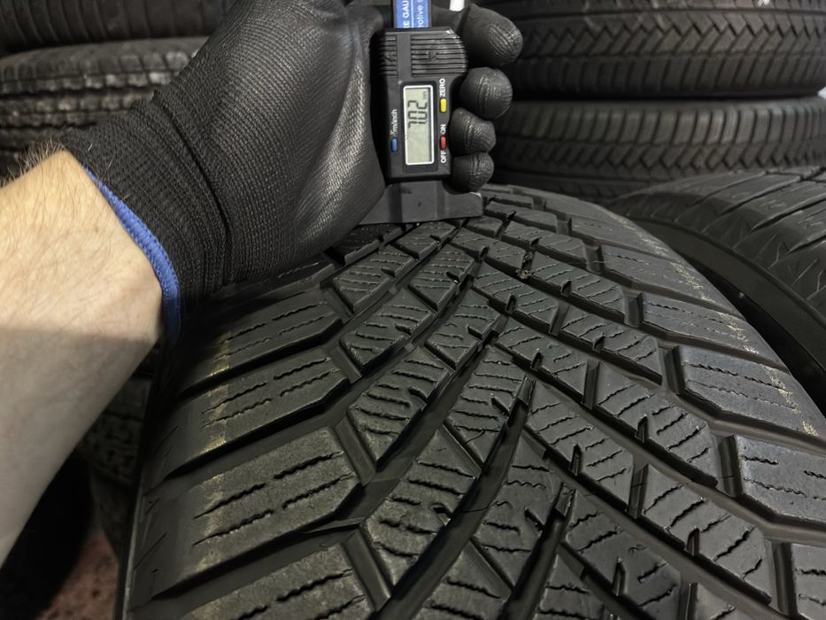 235/50R20 104V Yokohama 2022 7mm aproape noi