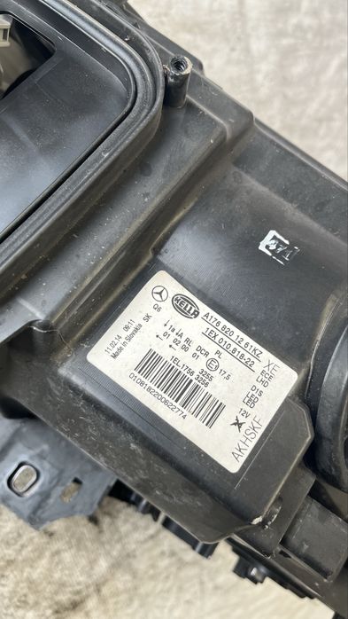 Mercedes A W176 десен фар