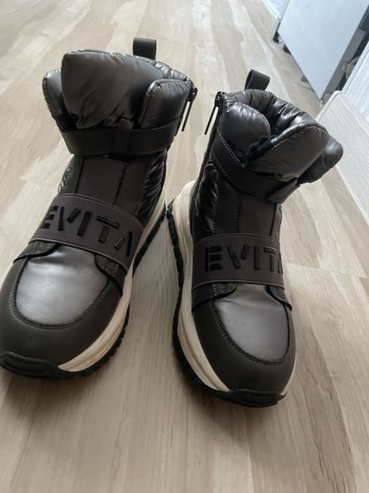 ЖенскаЯ обувь. Дутыши