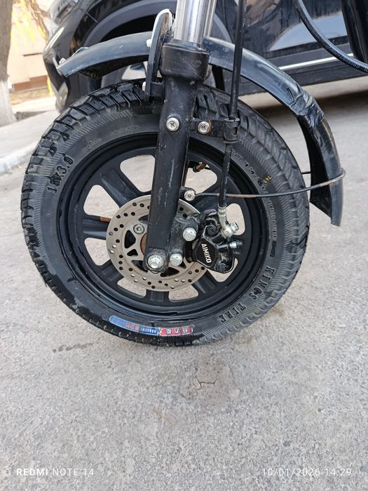 Monster skuter elektrovelik