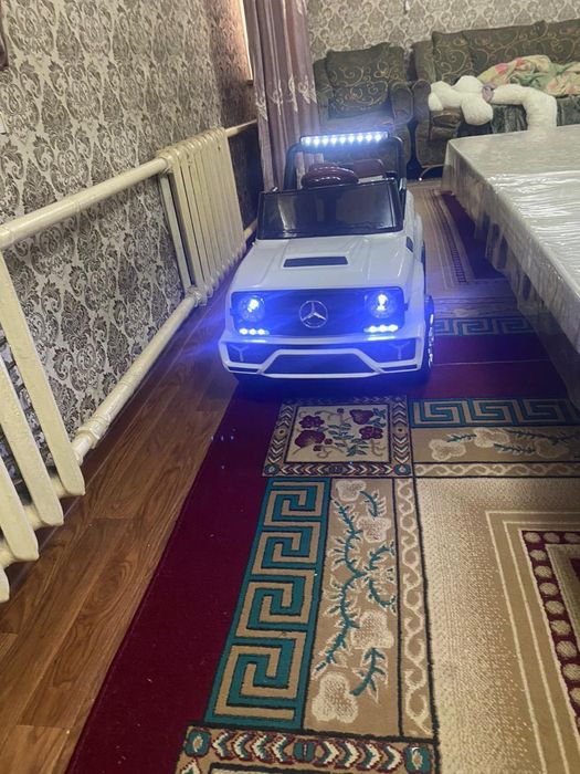 Белый автомашина детский