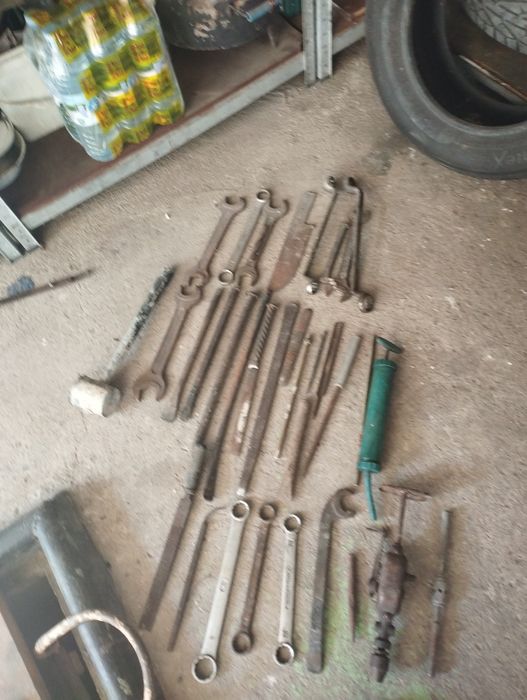 Различни видове истроменти и ключове