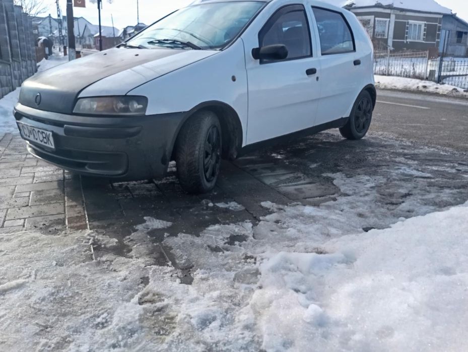 Vând fiat punto diesel de 1.9 preț 2200 RON fix fără negocieri
