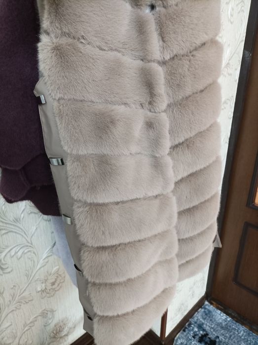 Продам срочно жилет из меха