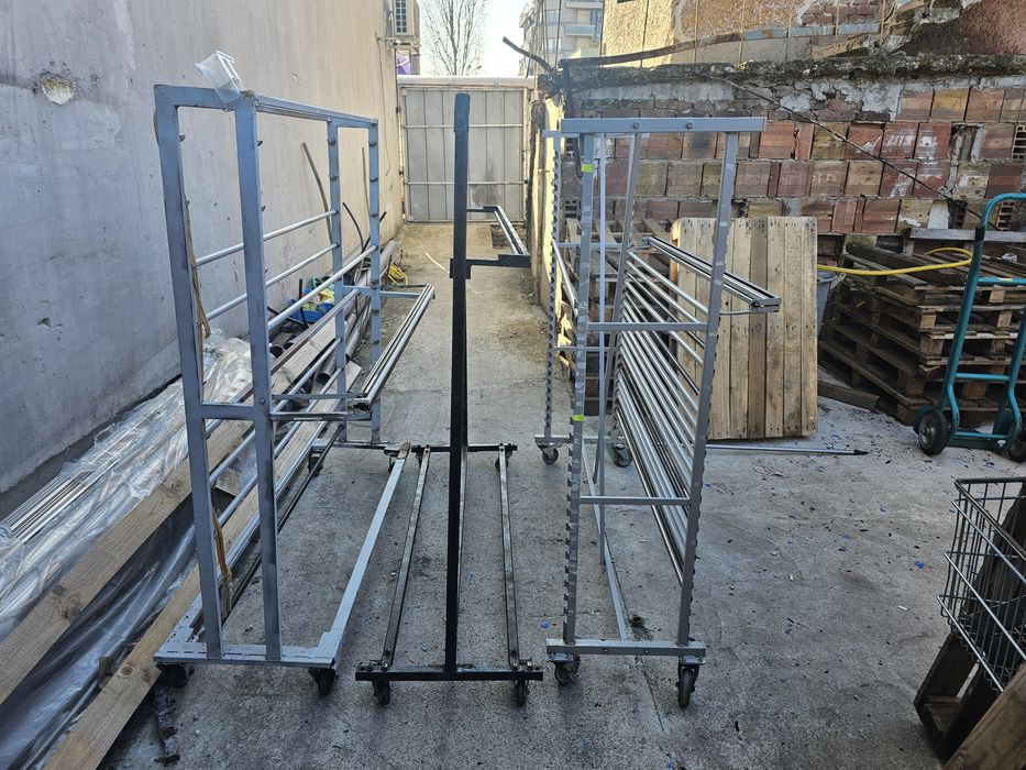 Стойки за мушама