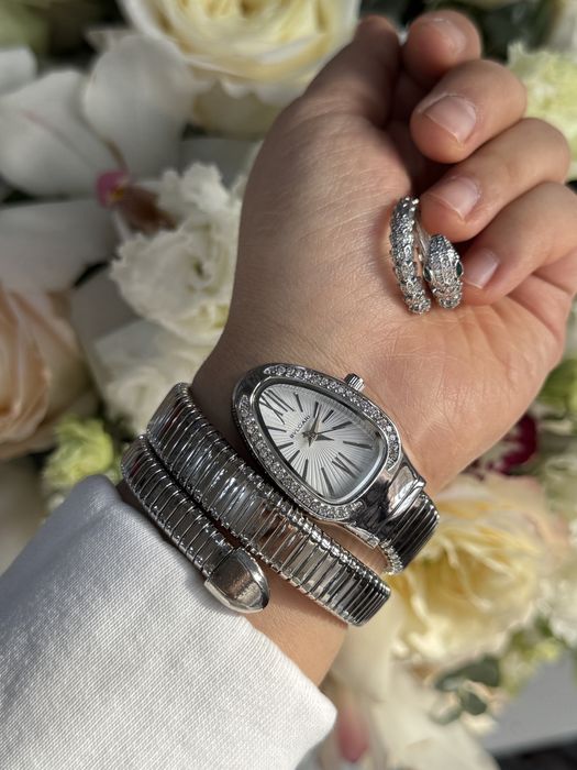 Часы,Браслеты и кольцечки супер люкс качество