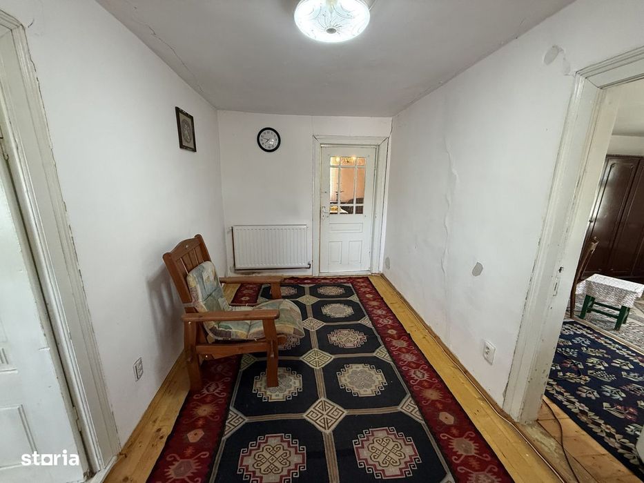 Casă parter+mansarda 100mp + beci, cu teren intravilan 1400 mp