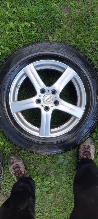 Vând cauciucuri Falken 225/65/R17 iarna