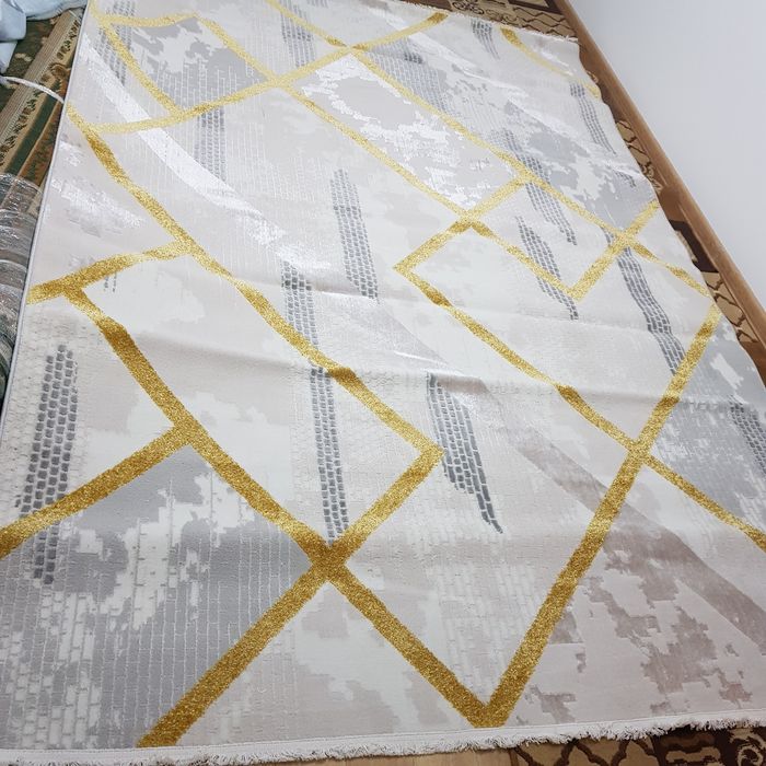 Ковёр новый  200×300.