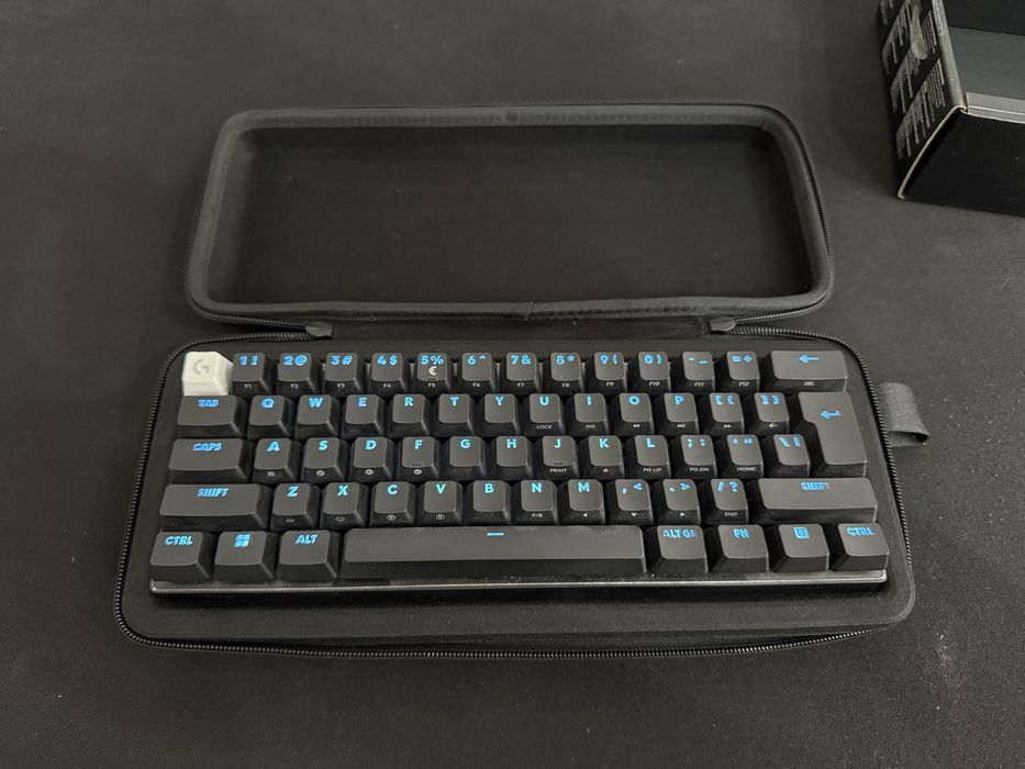 Vand periferice gaming tastatura logitech pro x 60 lightspeed si mouse logitech pro  superlight