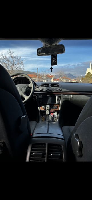 Mercedes e class w211