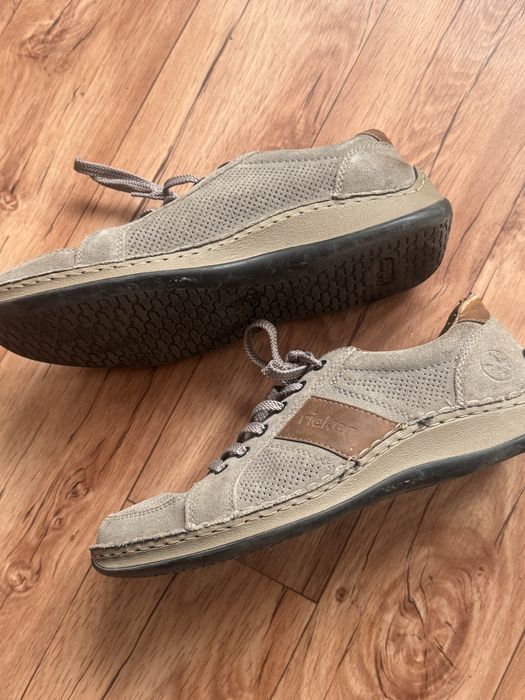 Продаю мужскую б у обувь