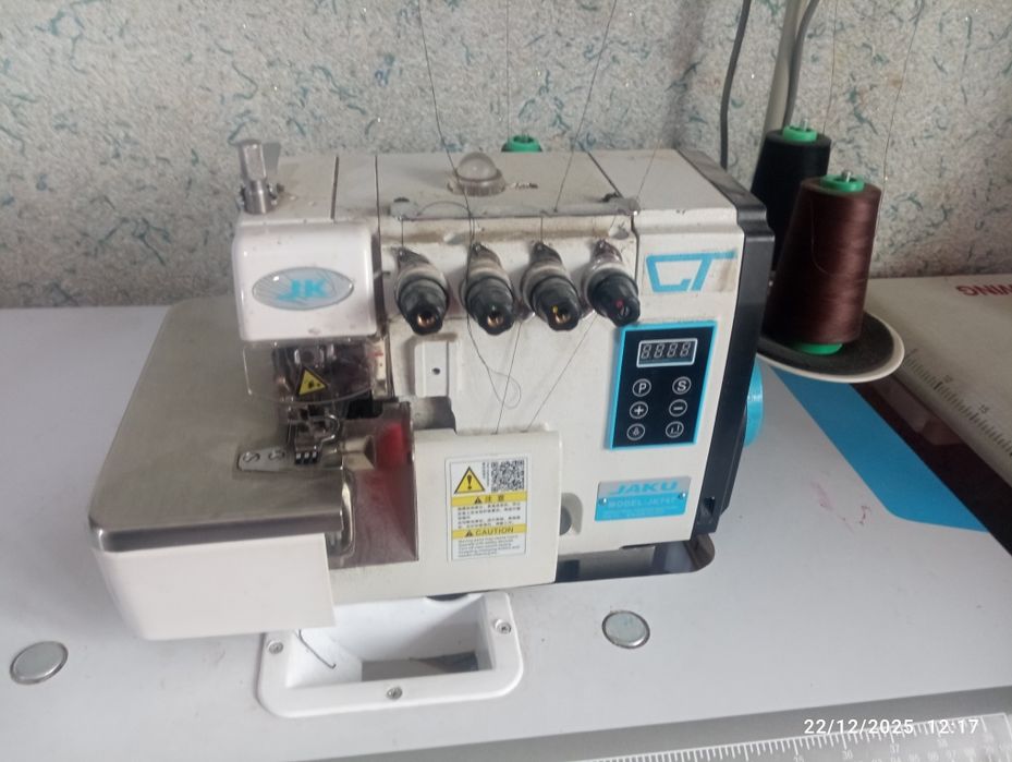 Toʻgʻri chok bilan averlok mashinka sotiladi...