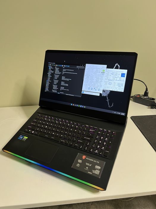 Ноутбук MSI Raider GE76 12UE
