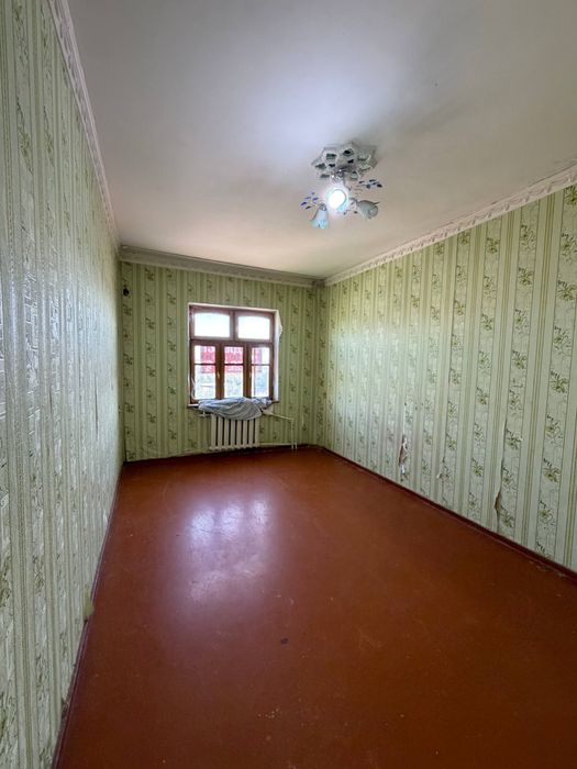 Срочно Продаеться 3-комнатная квартира городе Чирчике 9-микрарайоне