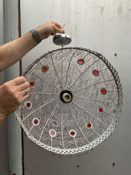 Продам люстру б/у (в наличии две шт)