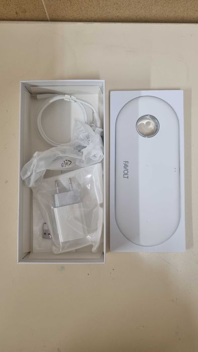 Favolt PowerBase Pro безжично зарядно - станция 3в1