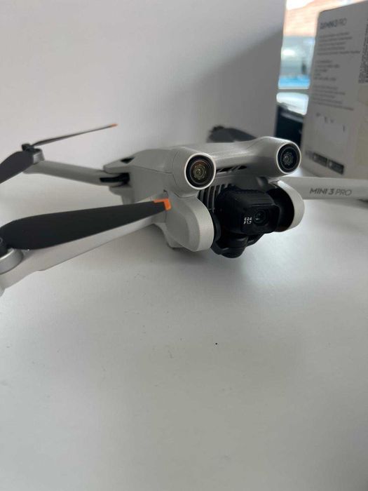 De vânzare dronă DJI Mini 3 Pro – pentru reparație sau piese