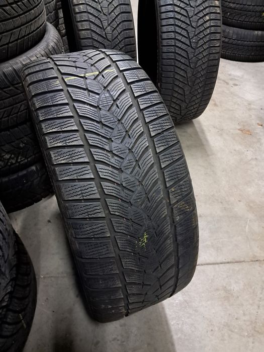 1xAnvelopa second iarna 255 40 R21 Goodyear 2022