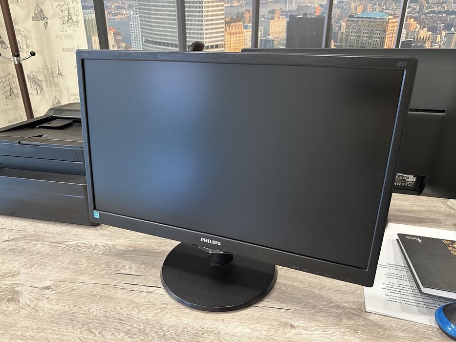 Philips 21.5” Full HD LED монитор