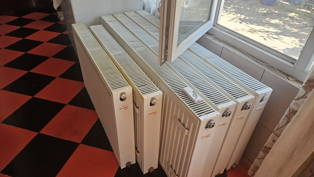 Calorifere second-hand de vânzare. 5buc la 1.40. 3buc la 100.și unul la 60 cm.toate la 3 mii de ron..nr tel.0763584664.