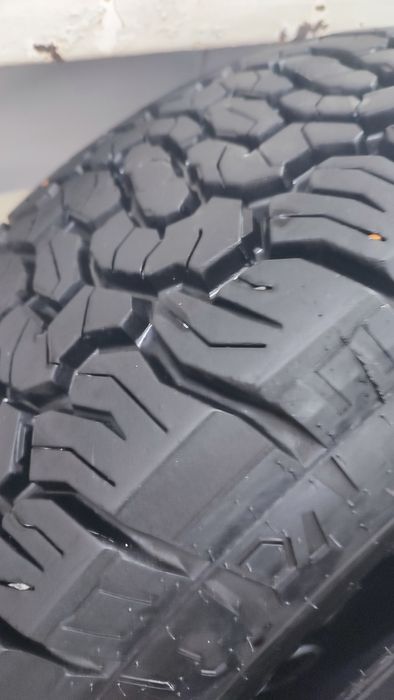 Продам шины  в идеальном состоянии