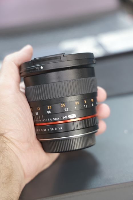 Obyektiv Samyang 50mm f/1.4 AS UMC sotiladi!