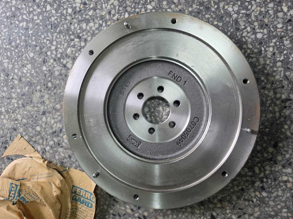 ЧИСТО НОВ Съединител Valeo 701497 за Peugeot/Citroen 1.6 HDi / 2.0 HDi