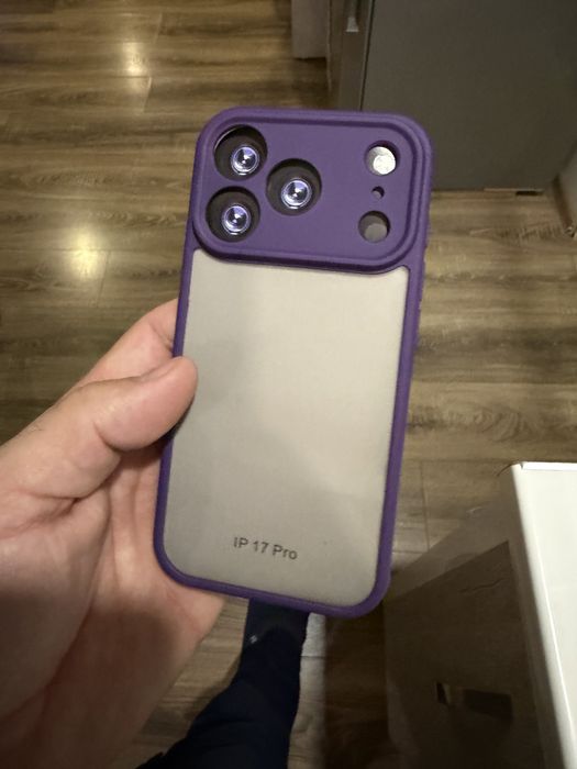 Калъф за iPhone 17 pro, нов.