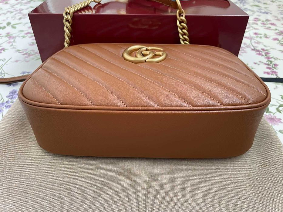 Оригинална Gucci Чанта Marmont Кафява Шеврон кожa Гучи Златно GG Лого и Аксесоари