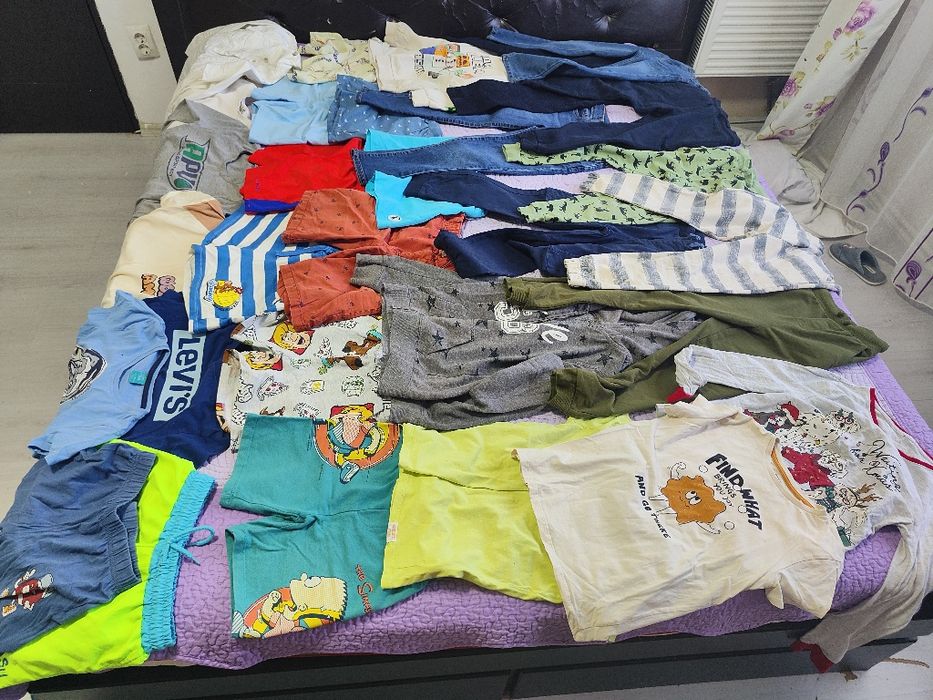 Vând Lot Haine Copii 7 - 9 Ani