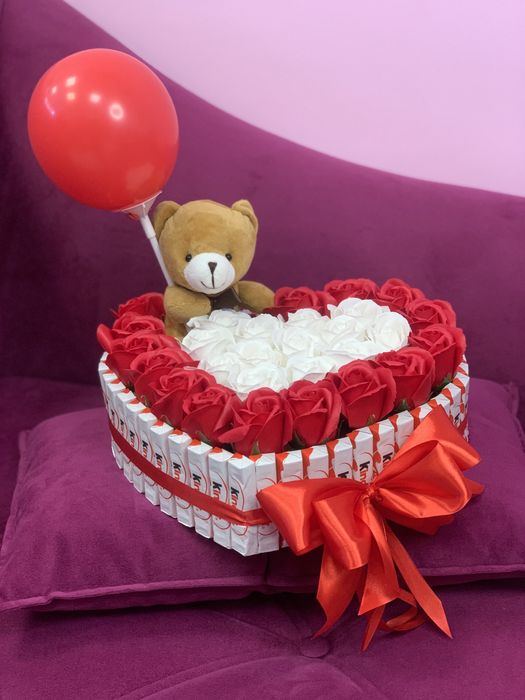 Киндер торта със сапунени рози и мече